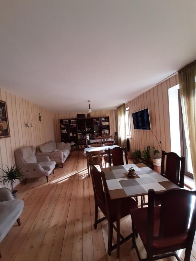 Dachi Inn Kazbegi Bagian luar foto